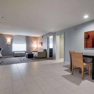 Queen Suite